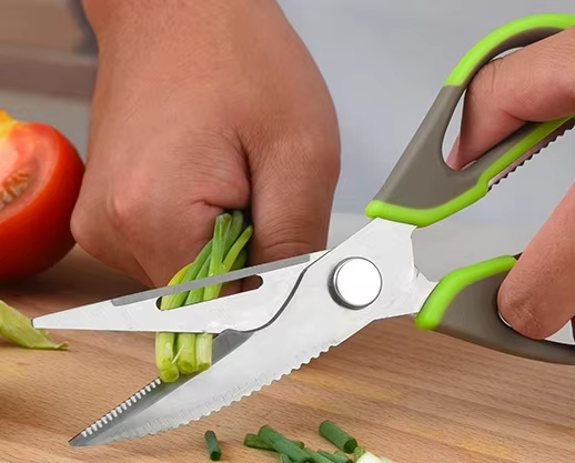 Detachable Magnetic Kitchen Scissors